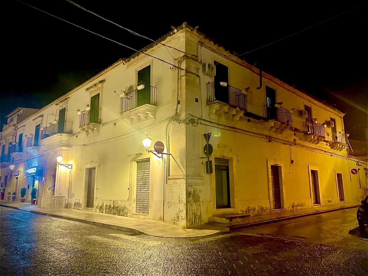 B&B Palazzo Loreto Авола Экстерьер фото