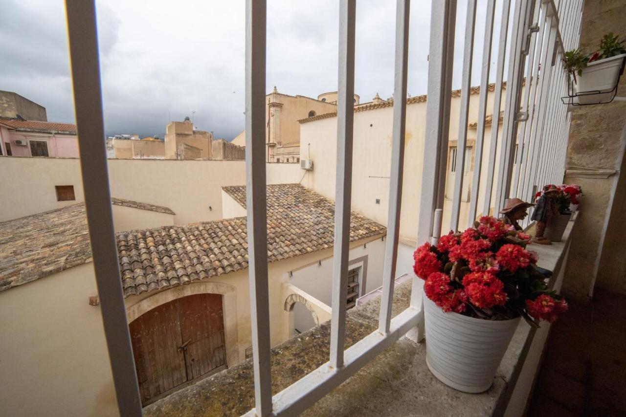 B&B Palazzo Loreto Авола Экстерьер фото