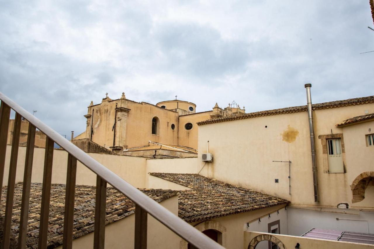 B&B Palazzo Loreto Авола Экстерьер фото