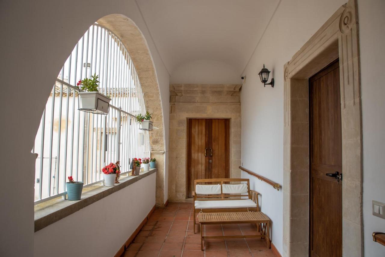 B&B Palazzo Loreto Авола Экстерьер фото
